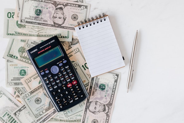 Calculator-money-notepad-and-pen.jpg